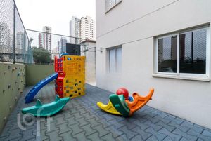 Image 19 - 582505