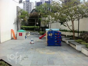Image 17 - 583440
