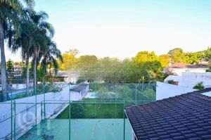 Image 5 - 584347