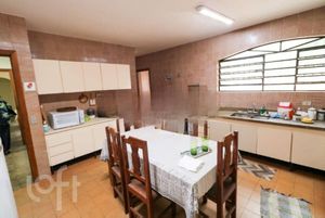 Image 19 - 584702