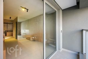 Image 19 - 585127