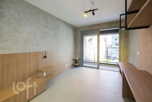 Image 1 - 585127