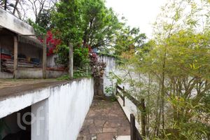 Image 17 - 585216