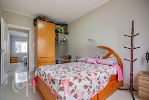 Image 18 - 585243