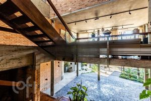 Image 7 - 585350