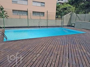 Image 8 - 585416