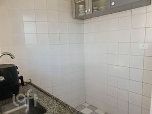 Image 10 - 585649