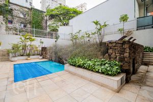 Image 31 - 585741