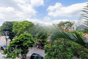 Image 17 - 585741