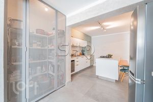 Image 17 - 585889