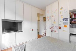Image 6 - 586056