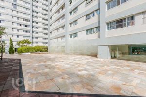 Image 33 - 586056