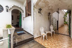 Image 19 - 586172