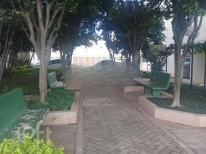 Image 17 - 586202