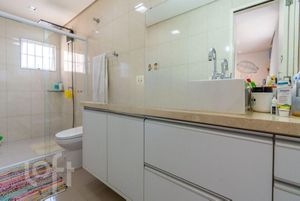 Image 13 - 586327