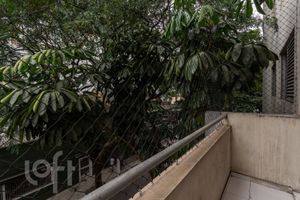 Image 12 - 586744