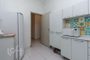 Image 4 - 586744