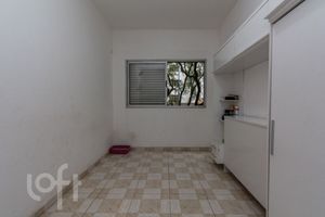 Image 17 - 586744