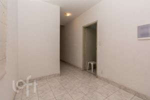 Image 25 - 586744
