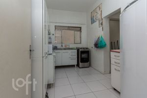 Image 5 - 586744