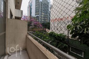 Image 13 - 586744