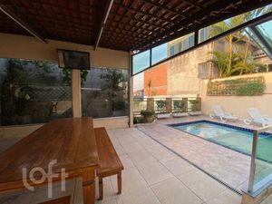 Image 18 - 586858