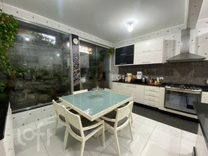 Image 42 - 586858