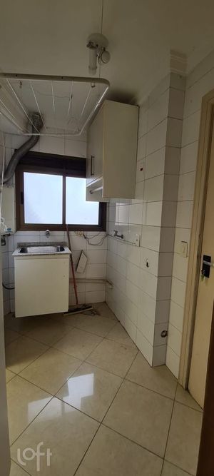 Image 3 - 587235