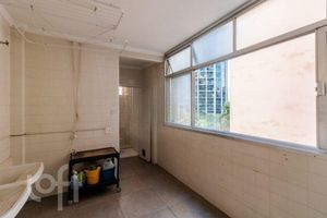 Image 10 - 587239