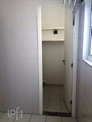 Image 7 - 587352