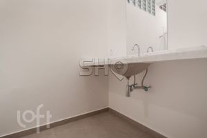 Image 10 - 588197