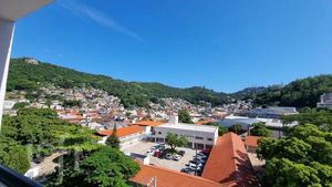 Image 10 - 589414