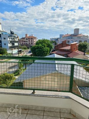 Image 10 - 589588