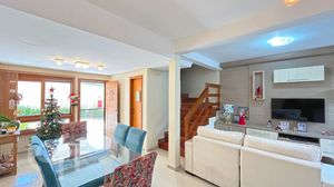Image 30 - 591175