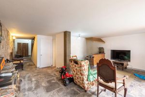 Image 8 - 591532