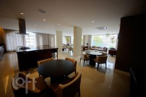 Image 34 - 591653