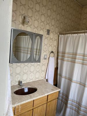 Image 19 - 592267