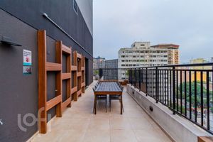 Image 38 - 592477