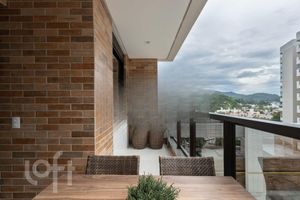 Image 7 - 592894