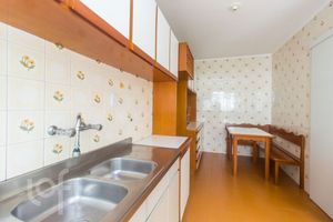 Image 4 - 593192