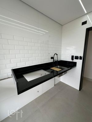 Image 21 - 594215