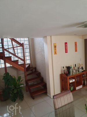 Image 22 - 594799