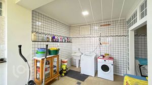 Image 40 - 596261