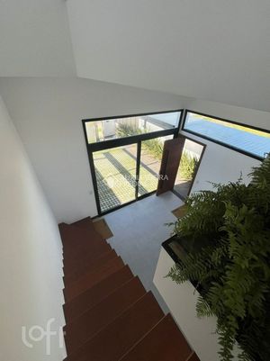 Image 10 - 596548