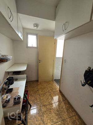 Image 17 - 605897