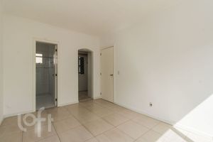 Image 20 - 606044