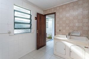 Image 19 - 607571