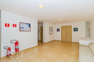 Image 19 - 607978