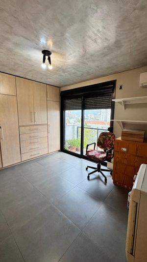 Image 24 - 608029