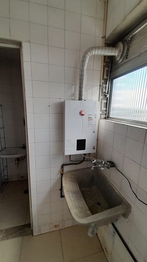 Image 19 - 608155